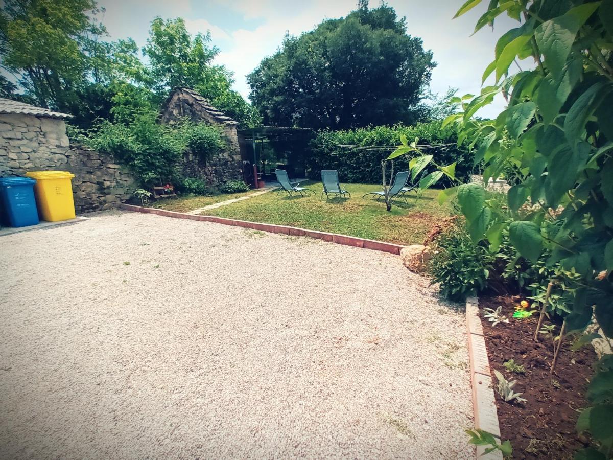 Guesthouse Marija Potpićan Екстериор снимка
