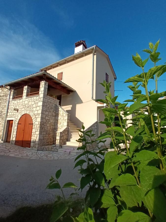 Guesthouse Marija Potpićan Екстериор снимка