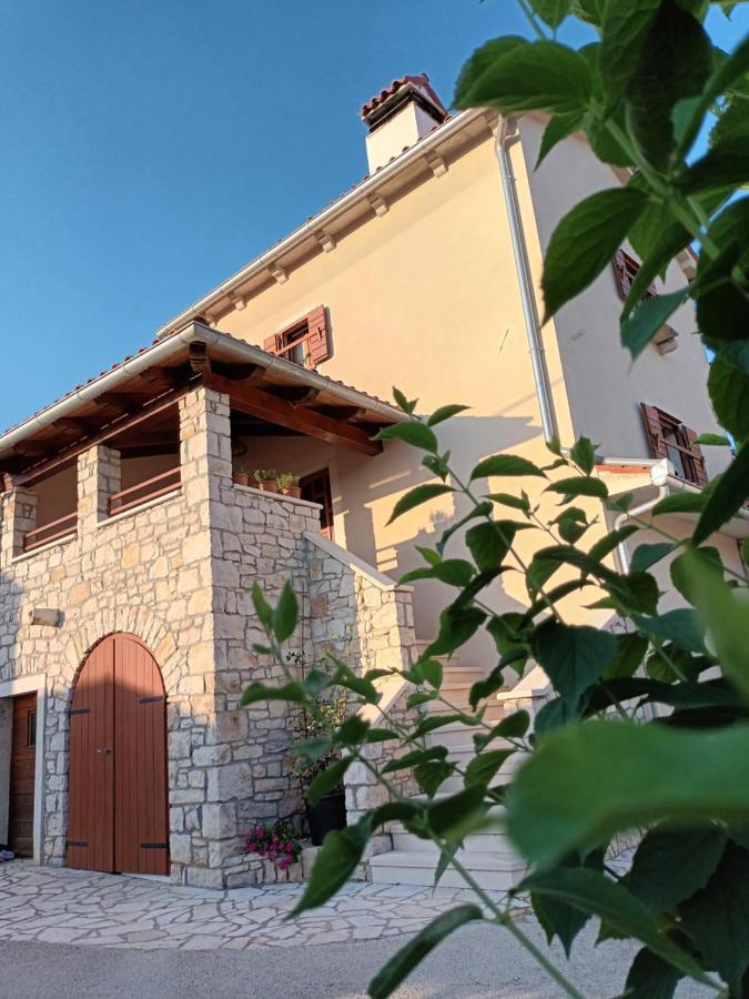 Guesthouse Marija Potpićan Екстериор снимка