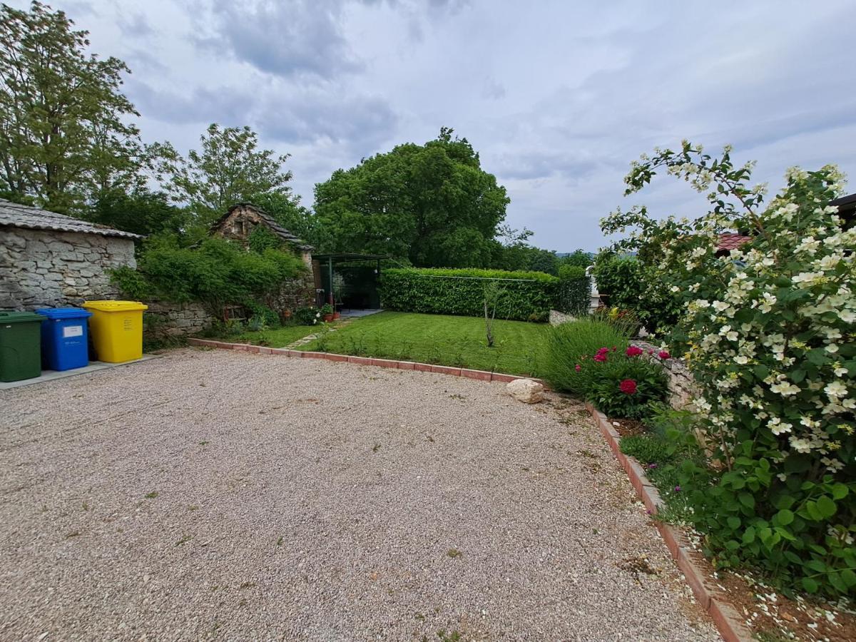 Guesthouse Marija Potpićan Екстериор снимка